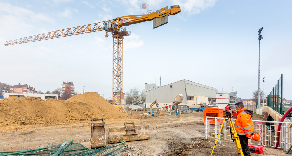 Une Grue A Tour Pour Le Chantier Du Centre Aquatique Mairie De Vitry Sur Seine Site Officiel